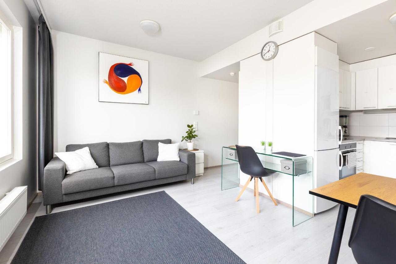 タンペレValoisa Parvekkeellinen Kaksio, Oma Parkkipaikkaアパートメント エクステリア 写真