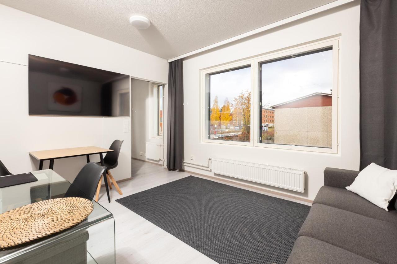 タンペレValoisa Parvekkeellinen Kaksio, Oma Parkkipaikkaアパートメント エクステリア 写真